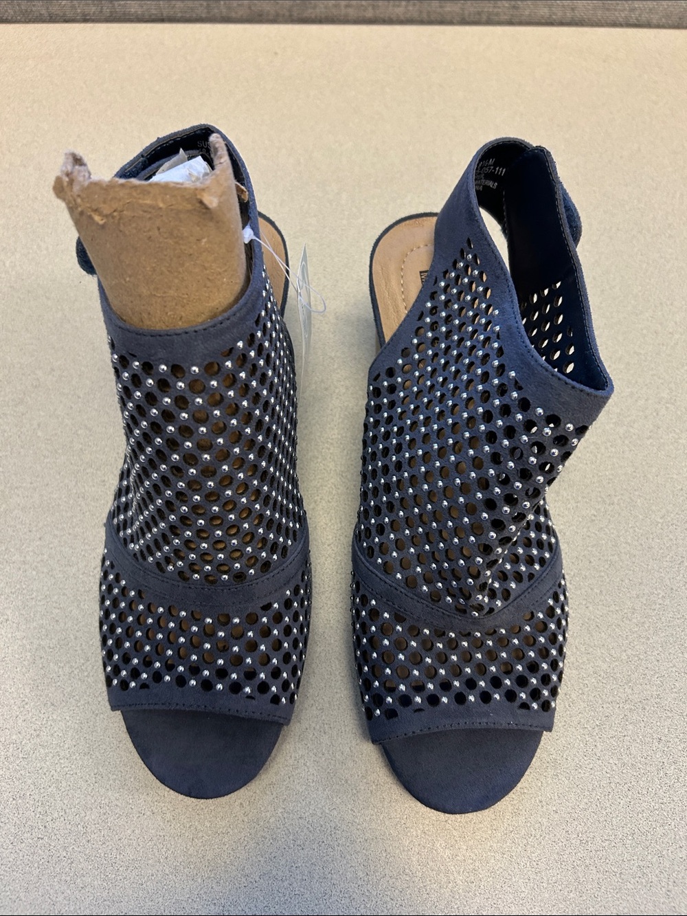 NWT Kim Rogers Memory Foam Block Heel Sandal Slingback silver studs size 8.5 M